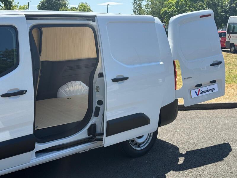 Vauxhall Combo Cargo XL Electric 100kW Prime 52kWh H1 Crew Van Auto